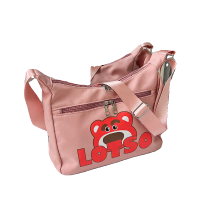ราคา กระเป๋าสะพายข้างผ้าไนลอนลายสตรอเบอร์รี่สุดน่ารักสำหรับผู้หญิง กระเป๋าสะพายข้างแบบสะพายไหล่เดียวสำหรับเดินทางในช่วงฤดูร้อนปี 2024 ความจุขนาดใหญ่ (23147625924)
