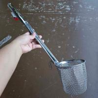 ราคา ที่ลวกก๋วยเตี๋ยว กระชอน กระชอนสแตนเลส ตะกร้อลวกเส้น ตะกร้อลวกอาหาร ด้ามยาว ขนาดปาก 10 12 14 ซม (20135177820)