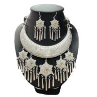 ราคา Fashion Jewele สร้อยคอแฟชั่นเก่า สร้อยอีสานชุดล้านนาไทสร้อยเงินต่างหู สีรมดํา เงิน พร้อมส่ง (22068070000)