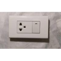 ราคา PANASONIC ชุดเต้ารับ กราวคู่ ฝาหน้ากากเต้ารับ ครบชุด ปลั๊กไฟ 3ตาคู่ พร้อมใช้งาน สีขาว (18410871062)