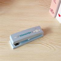 ราคา VIVOLILV Sanrio เครื่องเย็บกระดาษพกพาเครื่องเย็บกระดาษลายการ์ตูนน่ารักๆ Hello Kitty Kuromi ที่เย็บกระดาษกระเป๋าเก็บเอกสารกันลื่นอุปกรณ์สำนักงาน (22899266468)