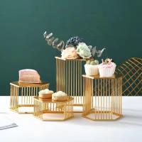 ราคา ที่วางเค้กเหล็กสีทองสุดหรู ถาดวางโต๊ะขนมโต๊ะวางบนโต๊ะทรงหกเหลี่ยมสำหรับงานเลี้ยง ชั้นวางอุปกรณ์ทำเค้กสีทองสำหรับตกแต่ง (22119335025)