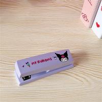 ราคา VIVOLILV Sanrio เครื่องเย็บกระดาษพกพาเครื่องเย็บกระดาษลายการ์ตูนน่ารักๆ Hello Kitty Kuromi ที่เย็บกระดาษกระเป๋าเก็บเอกสารกันลื่นอุปกรณ์สำนักงาน (22899266471)