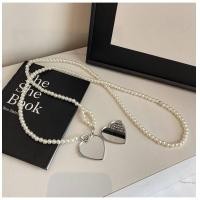 ราคา กระเป๋าสะพายข้างแบบสะพายข้างสำหรับผู้หญิง Mini Makeup Mirror Pearl Chain Heart Shaped Fashion Trend Shoulder Bag Ladies Purse (23150775537)