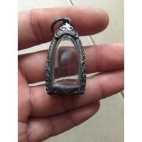 ราคา ตลับเงินเก่า ใส่พระรอด พิมพ์ใหญ่ หลวงปู่ทวดพิมพ์พระรอด ขนาดตลับ 1 5x2 6cm ตลับแบบเปิดหลังยกซุ้มลายสวยคมชัด มียางรองตลับให้ครบ (11164648517)