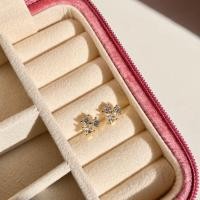 ราคา White Gem Stud ต่างหูประดับเพทายสีขาว (12261553086)