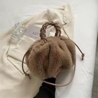 ราคา กระเป๋าถือทรงกลมหนัง PU สำหรับผู้หญิง ฤดูใบไม้ร่วง ฤดูหนาว กระเป๋าสะพายข้างขนนุ่ม กระเป๋าถือทรงกลมอเนกประสงค์สำหรับผู้หญิง (23148981376)