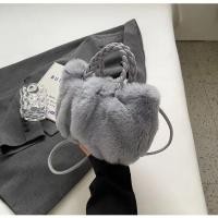 ราคา กระเป๋าถือทรงกลมหนัง PU สำหรับผู้หญิง ฤดูใบไม้ร่วง ฤดูหนาว กระเป๋าสะพายข้างขนนุ่ม กระเป๋าถือทรงกลมอเนกประสงค์สำหรับผู้หญิง (23148981378)
