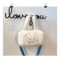 ราคา กระเป๋าเป้สะพายหลังผ้าขนสัตว์ Kawaii Sanrio Hello Kitty Backpack Crossbody Shoulder Bag กระเป๋าถือทรงสามเหลี่ยมสำหรับใส่ไปเที่ยว (23232900313)