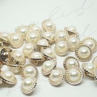 ราคา somkid กระดุมมุก ขอบลายโซ่ ขาสอย เนื้อพลาสติกชุบ สีทองนาก size 13mm 20L 15mm 24L 17mm 28L 22mm 34L (2172958113)