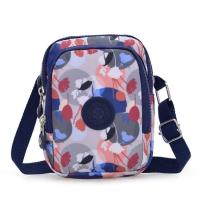 ราคา กระเป๋าผู้หญิงแบบลำลองผ้าไนลอนลายดอกไม้สีชมพูและสีดำลายจุดลายดอกไม้สีแดงกระเป๋าสะพายข้างทรงสี่เหลี่ยมเล็กแบบซิปปิด (23229891235)