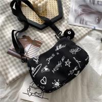 ราคา Molylain ใหม่ผ้าใบสีดำและสีขาว Graffiti กระเป๋าสะพายไหล่ข้างหนึ่งแฟชั่นส่วนบุคคลมัลติฟังก์ชั่ความจุขนาดใหญ่กระเป๋าถือสบาย ๆ (23265089121)
