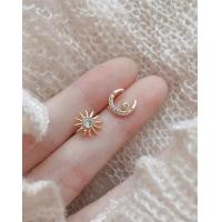 ราคา mija stories day and night earrings ต่างหูรูปพระอาทิตย์และพระจันทร์ (23271987180)