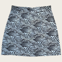 ราคา Kaekai พร้อมส่ง กระโปรง ทรงเอ เข้ารูป ซิปข้างหลัง มีซับในกางเกง สไตล์ลำลอง ดีเทลลายวัว น่ารักๆ เอวสูง ผ้าชีฟอง (22238821286)