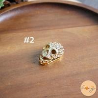 ราคา กระดุมเพชรหัวกระโหลก 1119 ขนาด 25mm มี 6สี บรรจุ 1ชิ้น (19584266250)