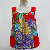 ราคา เสื้อคอกระเช้าผ้าถุง เสื้อคอกระเช้า เสื้อคอกระเช้าลายดอก ตัดจากผ้าถุงทั้งผืน มีกระเป๋า (22600079430)