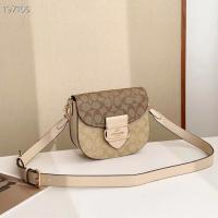 ราคา กระเป๋าสะพายข้าง รุ่น Classic Morgan Saddle Bag รุ่น CH507 ขนาด 17 15 6 ซม (23414897805)