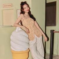 ราคา lookbooklookbook butterscotch top mimosa เสื้อเกาะอก ลายดอก (22619054822)