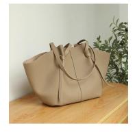 ราคา Ac กระเป๋าใบใหญ่2024ใหม่อินเทรนด์เข้าได้กับทุกชุดกระเป๋าทรงสี่เหลี่ยมมีหูหิ้วสะพายไหล่กระเป๋าจุของได้มากมีปีกแบบพกพาหนังวัวนิ่มชั้นแรก (23161041066)