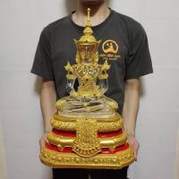 ราคา สมเด็จองค์ปฐมแก้วใส ทรงเครื่องจักรพรรดิ์ลงสีน้ำทอง งานสวยพรีเมี่ยม หน้าตัก9นิ้ว สูง38ซม เข้าร่วมปลุกเสกเสาร์ 5 วัดท่าซุง (11278509495)