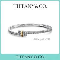 ราคา ทิฟฟานี่ ออริจินัล ทิฟฟานี่ขอบบานพับบายพาสสร้อยข้อมือทองคำขาวและทองฝังเพชร ทิฟฟานี่ขอบรอบจี้ทองคำขาวและทอง 18k ฝังรอบสดใสเพชรTiffany Edge Hinged Bypass Bangle In Platinum And Yellow Gold With Diamond 