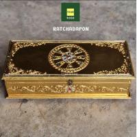 ราคา กล่องเก็บคัมภีร์ ขนาด 21 47 h11 5 cm กล่องพระธรรม กล่องอภิธรรม ปิดทอง ลายธรรมจักร กล่องไม้ กล่องเก็บหนังสือ หีบ หีบคัมภีร์บทสวดอภิธรรม (23937532079)