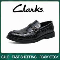 ราคา Clarks รองเท้าผู้ชาย รุ่น สีดำ รองเท้าหนังแท้ รองเท้าทางการ รองเท้าแบบสวม รองเท้าแต่งงาน รองเท้าหนังผู้ชาย (19683771152)