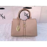 ราคา กระเป๋า LYN GH คอลเล็คชั่นใหม่ ขนาด 10 นิ้ว มี 5 สี เเต่งอะไหล่พร้อมสายสะพายห้อยโลโก้ด้านหน้า อะไหล่สีทอง (23650124630)