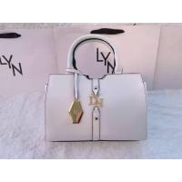 ราคา กระเป๋า LYN GH คอลเล็คชั่นใหม่ ขนาด 10 นิ้ว มี 5 สี เเต่งอะไหล่พร้อมสายสะพายห้อยโลโก้ด้านหน้า อะไหล่สีทอง (23650124628)