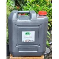 ราคา EM หัวเชื้อจุลินทรีย์อีเอ็ม ขนาด 20 ลิตร สูตรเข้มข้นแก้ปัญหาส้วมอืดดับกลิ่นเหม็นช่วยย่อยสลายคราบไขมันในบ่อบำบัดและช่วยเพิ่มปุ๋ยในสวน (9811876117)