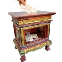 ราคา ตู้รับบริจาค ตู้บริจาค donation box ตู้ไม้ ตู้รับเงินวัด ตู้แกะสลัก กระจกด้านหน้า 1 ด้าน 14 5 11 16 5 นิ้ว ส่งไวที่สุด (8610102983)