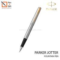 ราคา Parker Jotter Fountain pen ปากกาหมึกซึม จอตเตอร์ ของแท้100 พร้อมกล่องและใบรับประกัน มี 5 สี สีStainless Steel Gold TrimสีStainless Steel Chrome TrimสีBond Street BlackสีKensington RedสีRoyal Blue (868