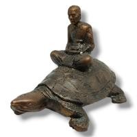 ราคา หลวงปู่หลิวประทับหลังเต่าเรือน เนื้อโลหะทองเหลืองผสมมวลสาร ขนาด 3 นิ้ว บูชาเสริมสิริมงคลโชคลาภแคล้วคลาด (18979551269)