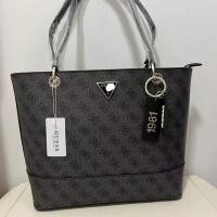 ราคา Guess กระเป๋าผู้หญิงทรงโท้ทTote bagใหญ่ กระเป๋าผญ สะพายไหล่ ส่งฟรี (21706991557)