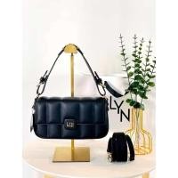 ราคา พร้อมส่งในไทย กระเป๋าสะพายข้าง Lyn งานแท้outlet สีดำ (23968141991)