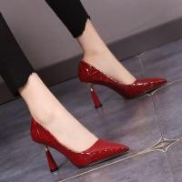 ราคา รองเท้าส้นเตี้ยหัวแหลมสไตล์เกาหลี ทรงหัวมน ส้นเตี้ย หนังแท้ สีแดง รองเท้าส้นสูงสำหรับผู้หญิง รองเท้าแฟชั่นฤดูใบไม้ร่วง (23104957491)