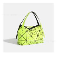 ราคา Bao BAO ISSEY MIYAKE Japanese Original Factory Life Boston Pillow Bag Commuter Shoulder Portable Underarm Bag Fashionable All Match Diamond Dumpling Bag (24118158988)
