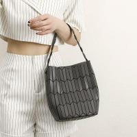 ราคา Bao BAO ISSEY MIYAKE Life Original Bag Japanese Style Geometric Rhombus Vegetable Basket Bucket Bag Shoulder Fashion Simple Portable Shopping Bag Female Bag (24118724912)