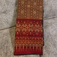 ราคา 42 ผ้าฝ้าย ผ้าทอทั้งผืน ลายแพรวา มัดหมี่ภูไท สีแดง (22110882450)