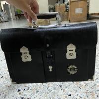 ราคา กระเป๋านักเรียน กระเป๋าถือนักเรียน 18นิ้ว ตราอูฐ หนังแท้100 (9771512786)