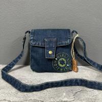 ราคา AEIOU No 233 กระเป๋ายีนส์ สะพายข้าง Girlish รุ่น PLUS ลิขสิทธิ์แท้ (20992609696)