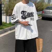 ราคา เสื้อเบสบอลแขนสั้นพิมพ์ลายคอตตอนหลวมๆ สำหรับฤดูร้อน ทรงหลวม แขนสั้น ทรงหลวม สำหรับผู้หญิง เสื้อเชิ้ตสไตล์ฮ่องกงย้อนยุค (24399446635)