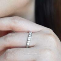 ราคา แหวนแถวประดับเพชรเงินแท้ 925 ชุบเคลือบทองคำขาว ประดับเพชร CZ Swiss Diamond ครึ่งวง รุ่น ? ? ? ? ? ? ? ? ? ? ? ? ? ? ? ? ? ? (24247410718)