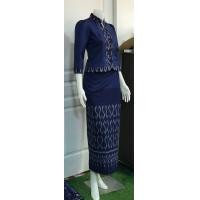 ราคา ชุดเสื้อไหมหม่อนทรงภูไทแถบผ้าฝ้ายทอมือ ขออนุญาตคละลายผ้าถุงผ้าฝ้ายทอมือย้อมครามอัดผ้ากาว (22797334235)