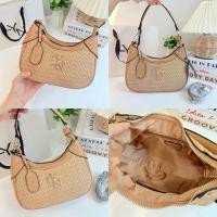 ราคา รุ่นตามหา กระเป๋าสะพาย lyn รุ่น gaston ทรง hobo amour คลอใหม่ล่าสุด มีใช้ก่อนใคร (24424954838)