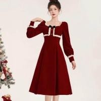 ราคา ชุดเดรสยาวผ้ากำมะหยี่สีแดง ชุดราตรียาวเอวสูง ทรงเอ แขนยาว เอวกลาง คอเหลี่ยม ทรงเอ ชุดราตรีสำหรับคุณหญิง (23200155709)