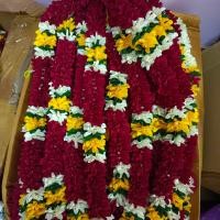 ราคา พวงมาลัยอินเดีย พวงมาลัยแขก พวงมาลัยผ้า มีอุบะหรือชายข้างเดียวนะคะ (23749659976)