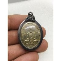 ราคา เหรียญรุ่นแรกหลวงปู่สุข วัดปากคลองมะขามเฒ่า ปี 2466 เหรียญเงิน พร้อมเลี่ยมกรอบเงินเก่า Reverend Grandfather Suk Medal (10338896854)