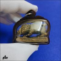 ราคา พญาหมูป่าพลิกแผ่นดิน นารายณ์อวตารปราบมาร วราหาวตาร เป็นต้นแบบของเครื่องรางชนิดนี้ หลวงปู่กาหลง เขี้ยวแก้ว สุริยะ (17077693784)