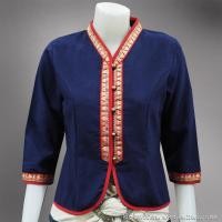 ราคา เสื้อภูไท สีขาวฟ้าเหลืองน้ำเงินชมพูบานเย็น แต่งเทปแบบภูไท เสื้อพื้นเหมืองหญิง ทรงล้านนา ม่อฮ่อมแพร่ com เสื้อพื้นเมือง เสื้อหม้อฮ่อม เสื้อหม้อห้อม (1340184436)